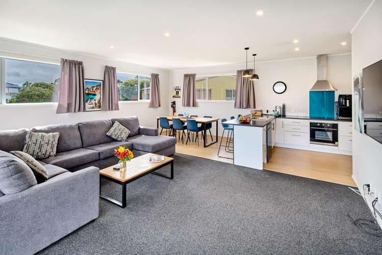 109a Gloaming Hill Titahi Bay_4