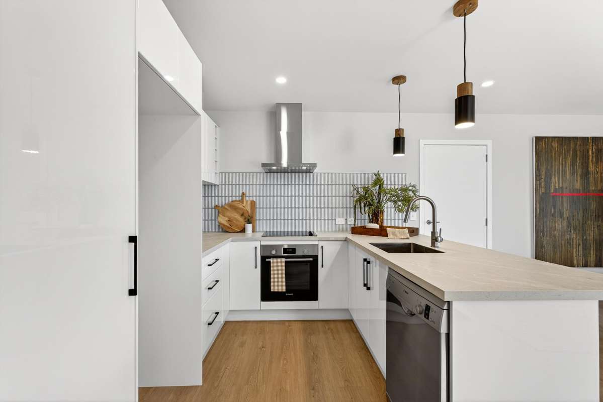 927A Nelson Street North (front townhouse)_1