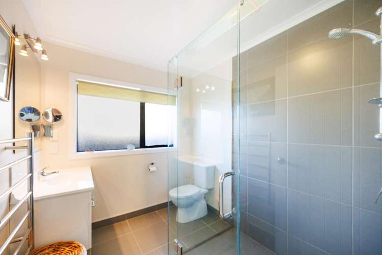 12 Ron Place Fitzherbert_13