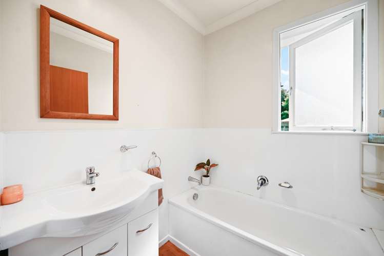 15 Tomin Road Glenview_13