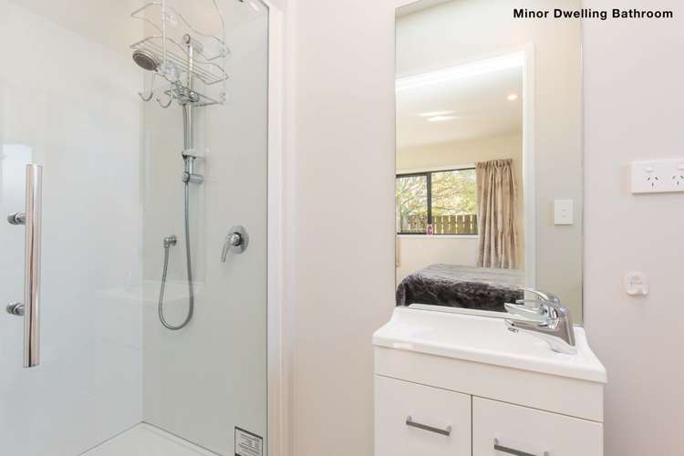 8 Crocombe Crescent Beach Haven_16