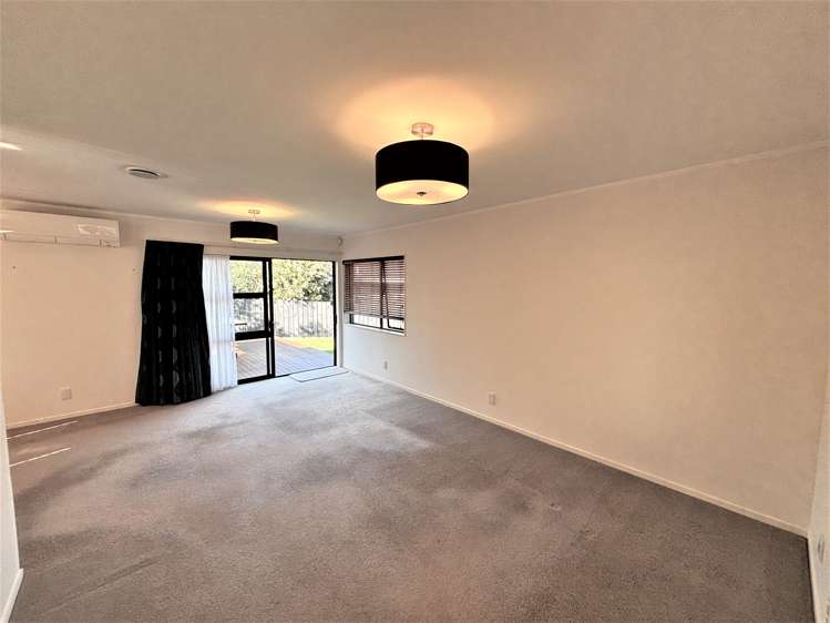 2/79 Mirrabooka Avenue Botany Downs_6