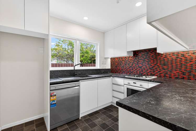 23 Karamu Crescent Wainuiomata_10