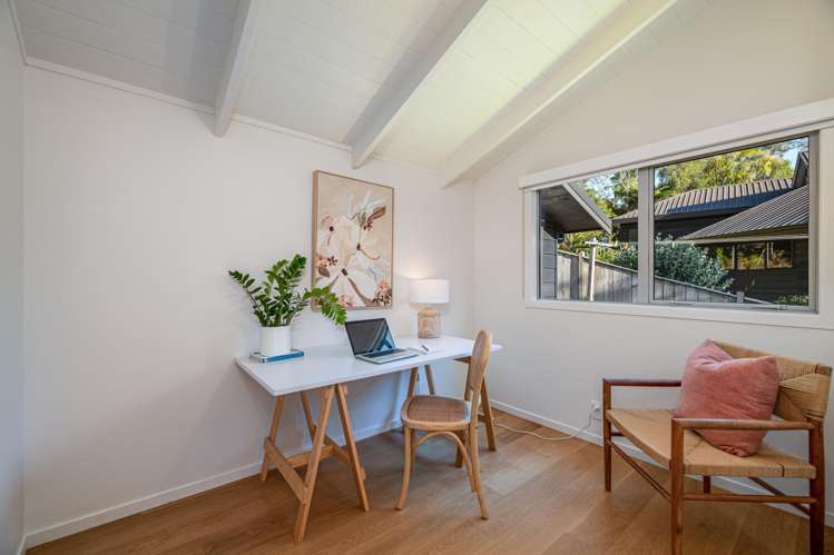 22 Woodfern Crescent Titirangi_34