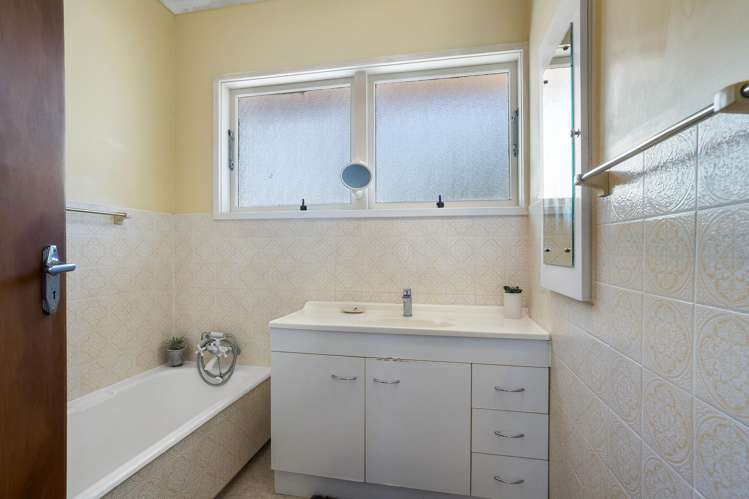 83 Mount Royal Avenue Mount Albert_13