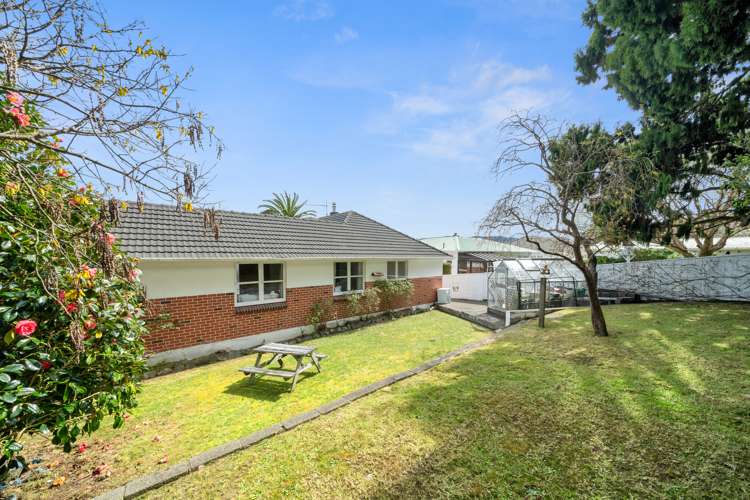 2 Isabel Grove Wainuiomata_12