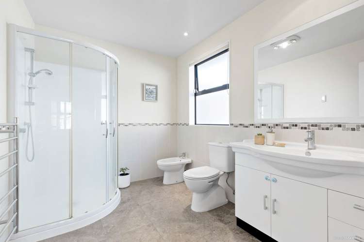 51 Pine Harbour Parade Beachlands_12