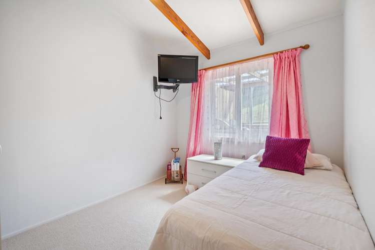 9 Redwood Rise Horahora_6