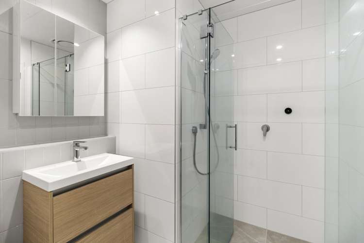 205/1 Kimiora Street Three Kings_11