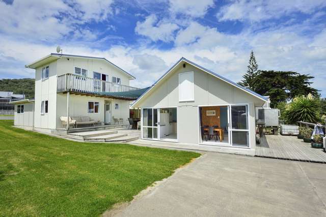 140 Newcastle Street Mahia_1