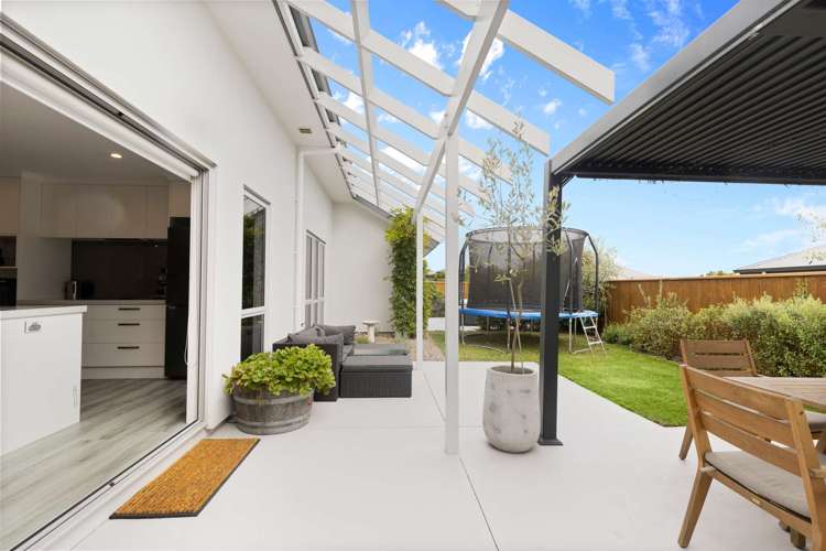 62 Fairose Drive Richmond_5