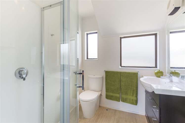 2/111 Nile Street Nelson City_6