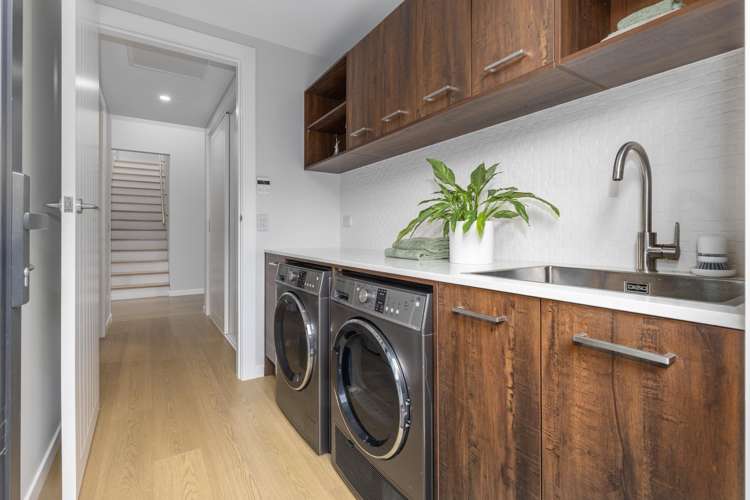 14 Rotorua Grove Aotea_27