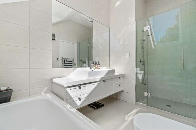 16 Golf Road Epsom_17
