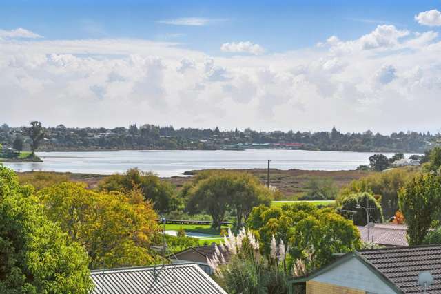 Breathtaking Estuary Views & Kaimai Sunsets