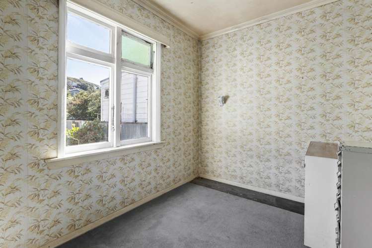 32 The Parade Island Bay_10