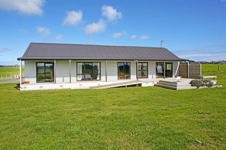 1047 Awhitu Road Pollok_21