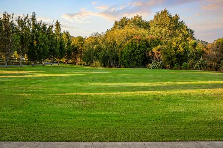 1 Ngaire Close Wainui_24