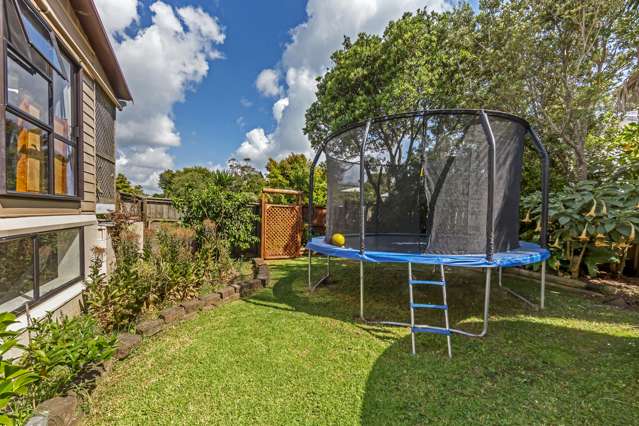 76a Brian Crescent Stanmore Bay_1