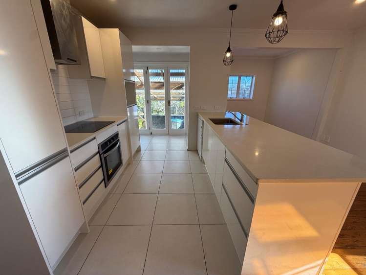 18 Renton Road Mount Albert_4