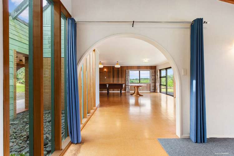 744 Runciman Road Runciman_12