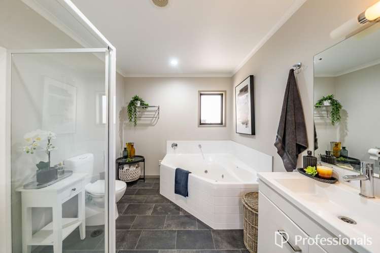 35 Percy Kinsman Crescent Riverstone Terraces_12