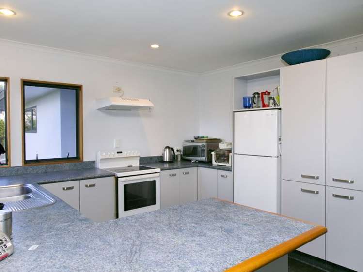 2/25 Robinson Terrace Rangatira Park_8