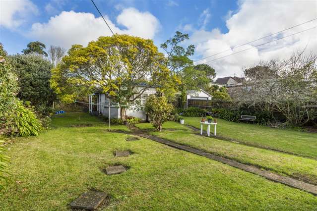 8 Louvain Avenue Mount Roskill_1