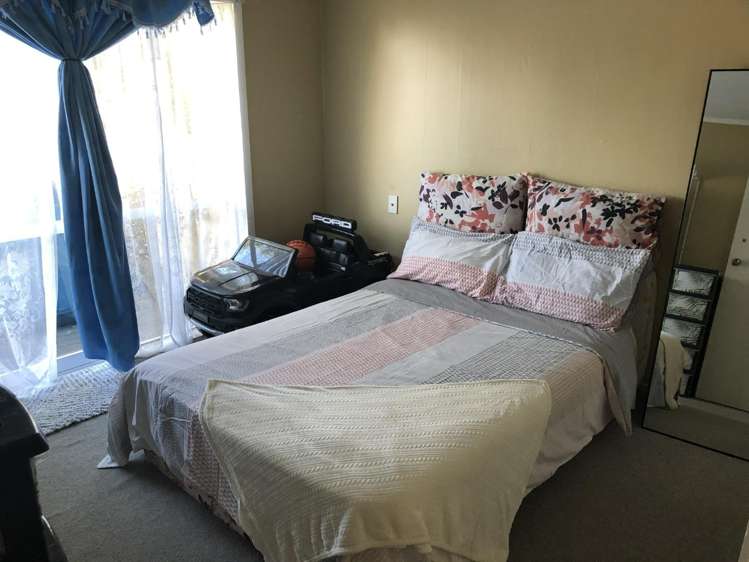 3/92 Kenderdine Rd 10695_3