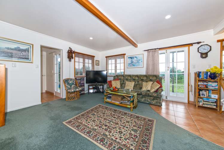 865 Wilson Road South Head_9