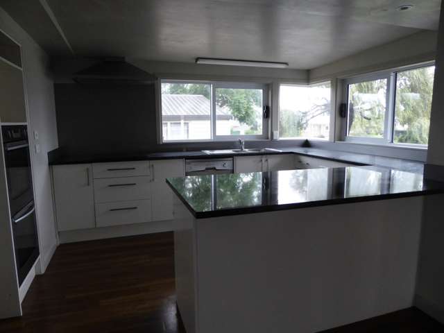 29 Shortt Avenue Mangere Bridge_4