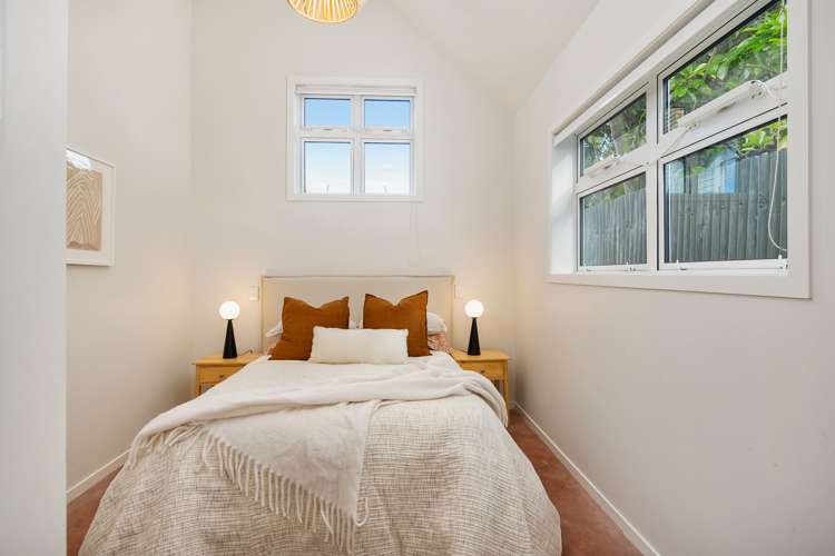 25 Tui Street Point Chevalier_36