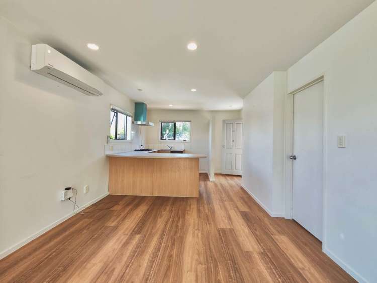 16/36 West Coast Road Glen Eden_1