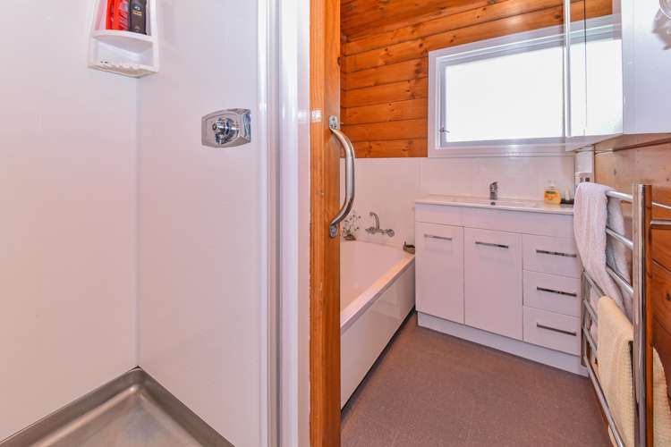 24 Fairview Avenue Opaheke_7