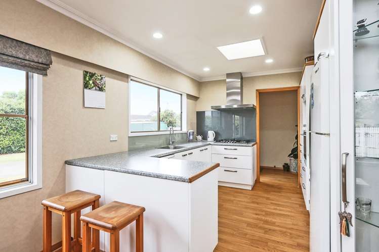 31 Holyrood Street Taradale_4