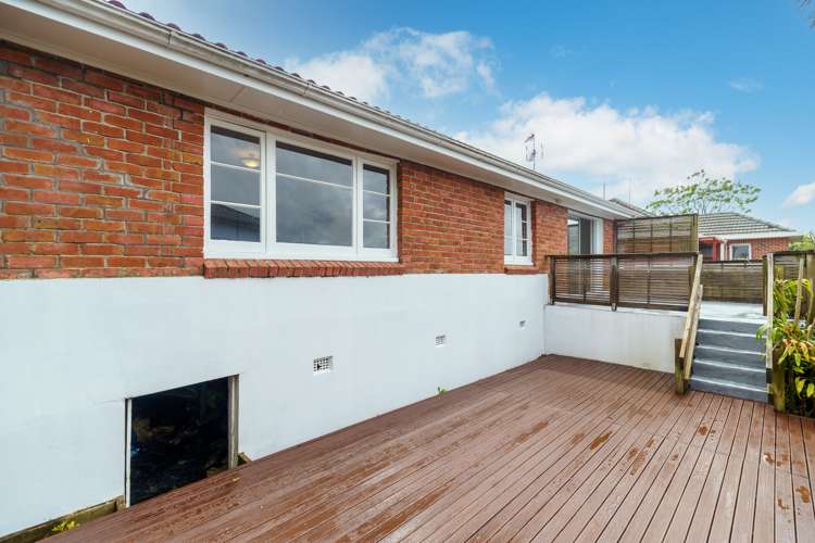 5 Riverview Road New Lynn_16