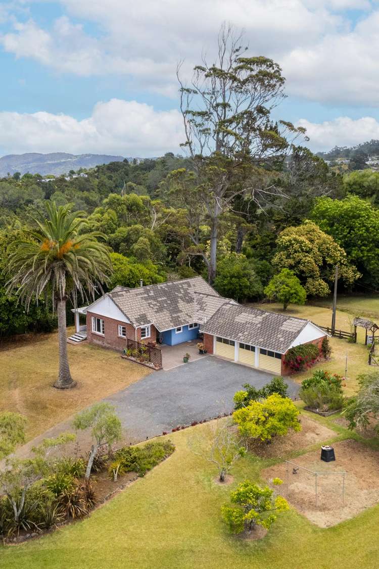 3 Mackesy Road Parahaki_1