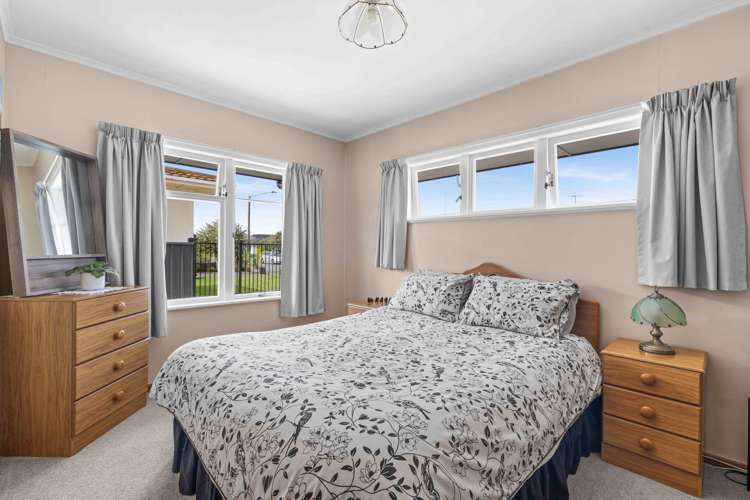 53 Menin Road Onekawa_16