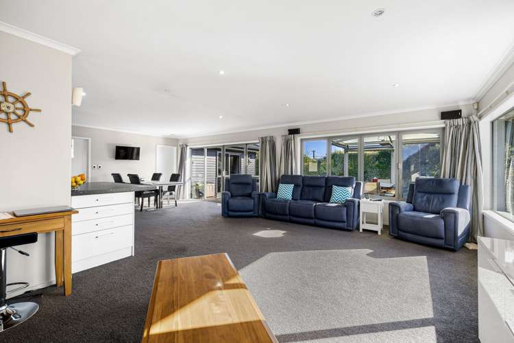 320 Pages Road Wainoni_1