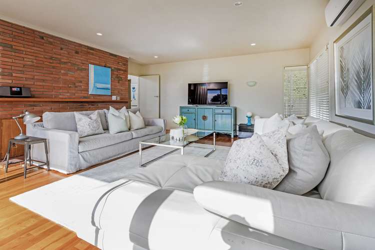 2/14 Lake View Road Takapuna_8