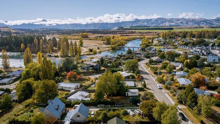 18 Dale Street Albert Town_1