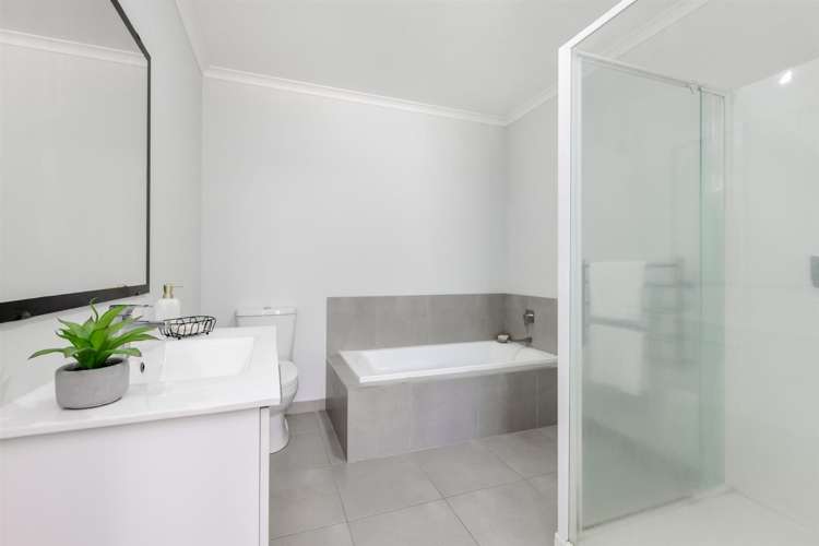 8 Akeake Lane Manurewa_8