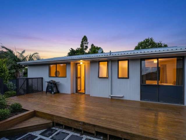 Modernised Massey Gem – Vendors Moving South!