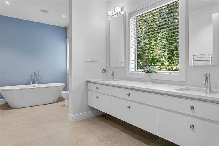 71 Hussey Road Northwood_24