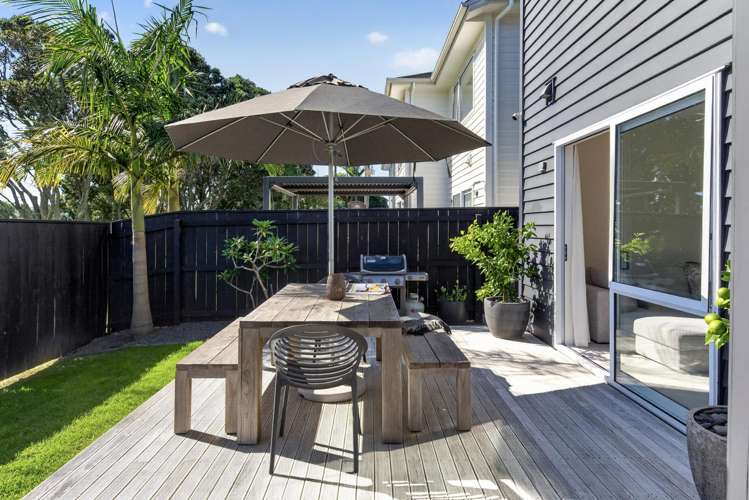 8C Jern Place Eastern Beach_33
