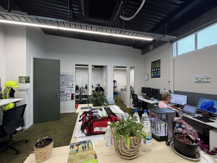 Room 8/209 Queen Street East Hastings_2