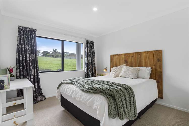 8 Toomer Place Beachlands_27