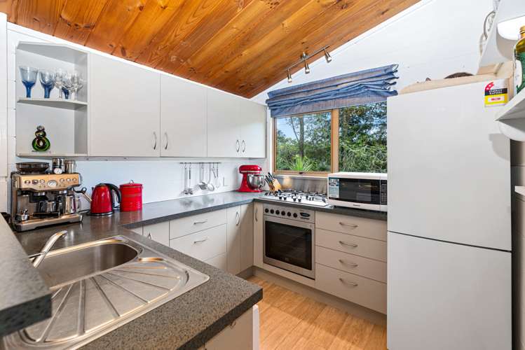 655 Huia Road Parau_5