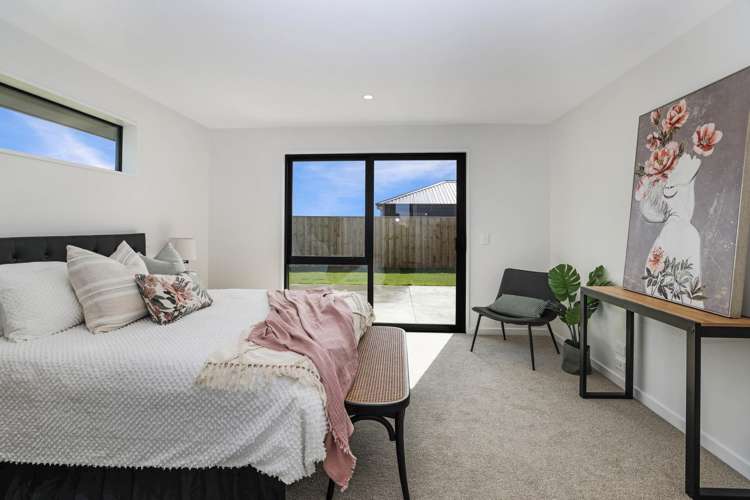 52 Strowan Avenue Elgin_21