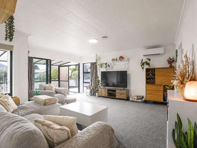 A Home with Space, Sun and Workshop Potential